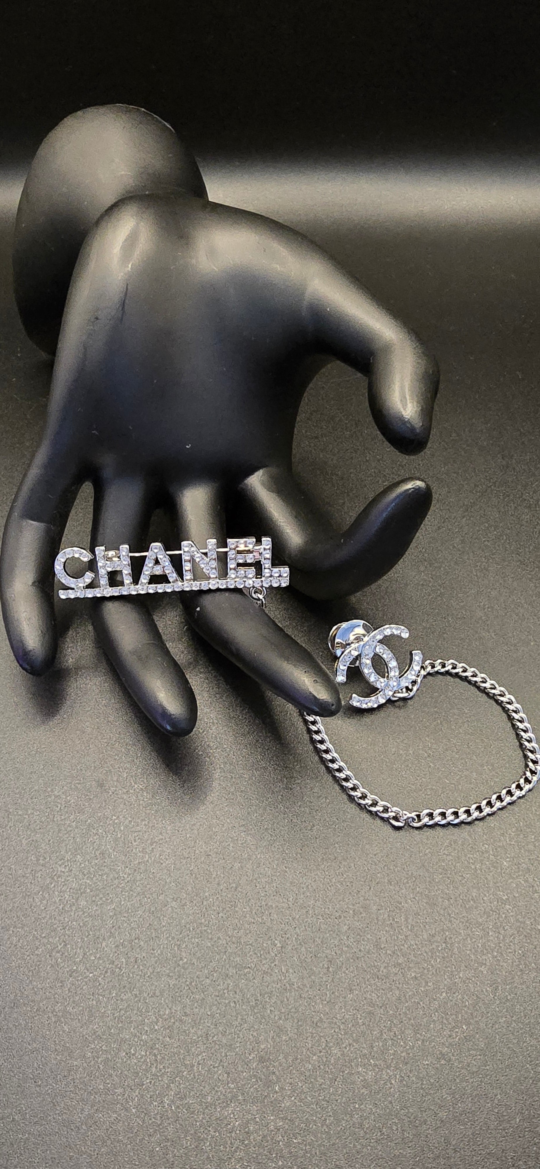 Brooch pin - Mourimani Beauty & Accessories