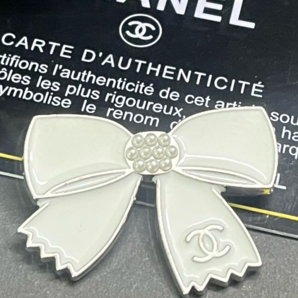 Designer Brooch - Mourimani Beauty & Accessories