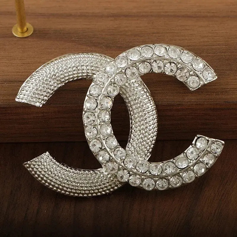 Designer Brooch *NEW* Mourimani Beauty & Accessories