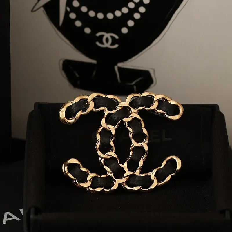 Designer Brooch *NEW* Mourimani Beauty & Accessories