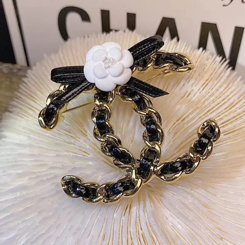 Designer Brooch *NEW* Mourimani Beauty & Accessories