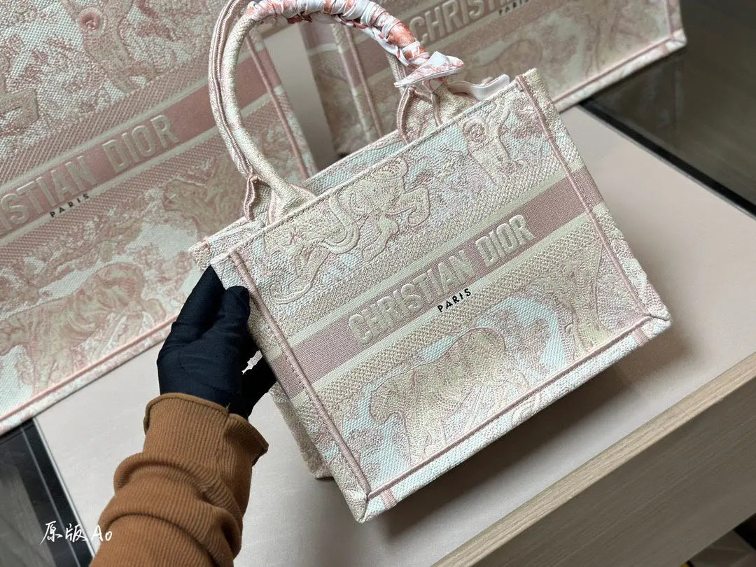 Designer Bags *NEW* #M929 **MEDIUM SIZE** Mourimani Beauty & Accessories