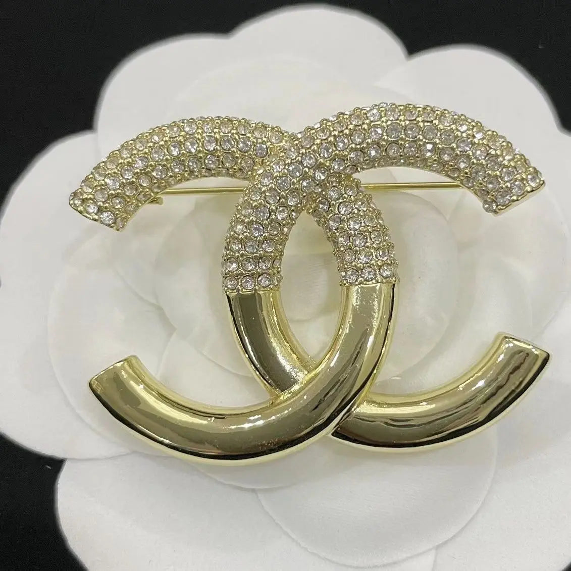 Designer Brooch Pin - Mourimani Beauty & Accessories
