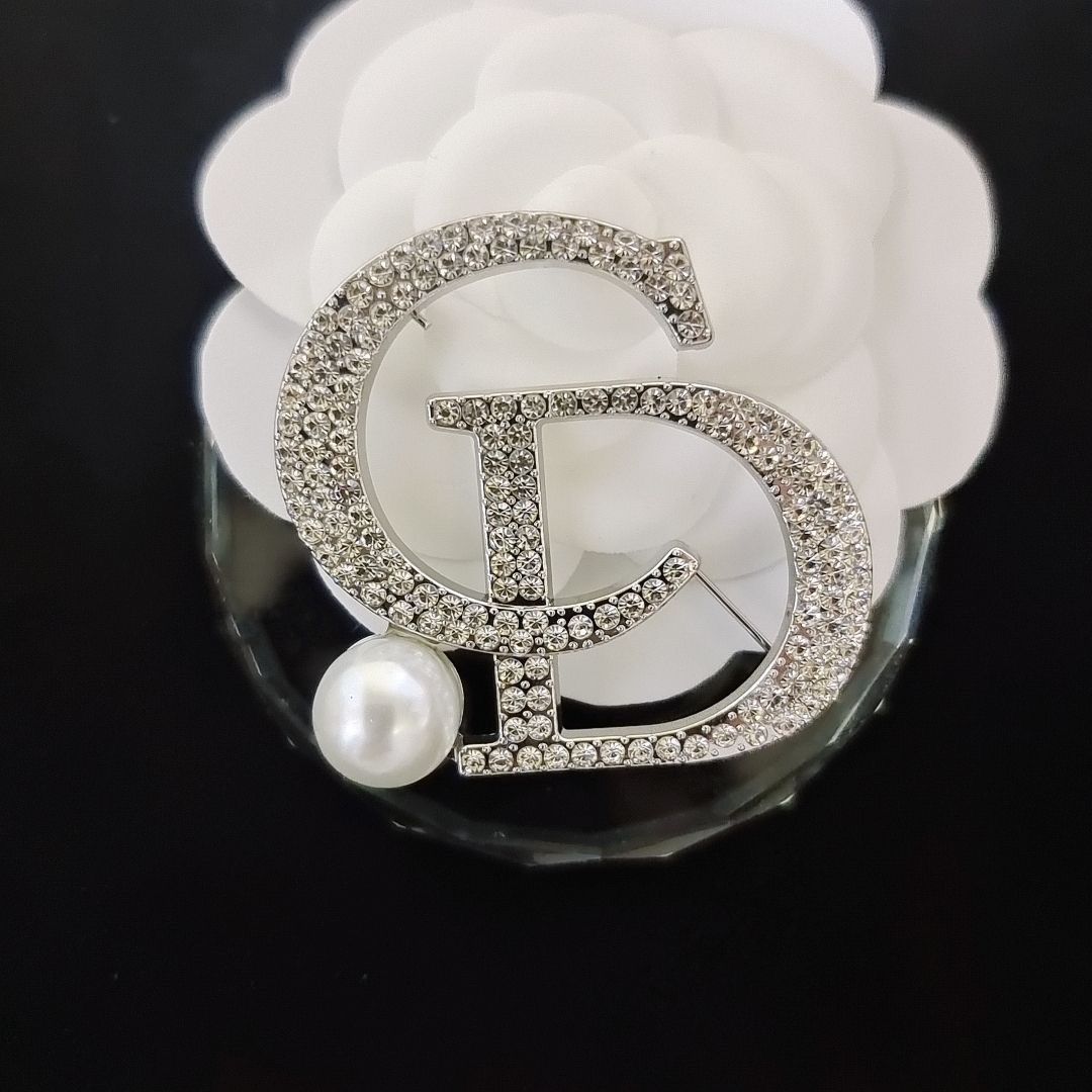 Designer Brooch - Mourimani Beauty & Accessories