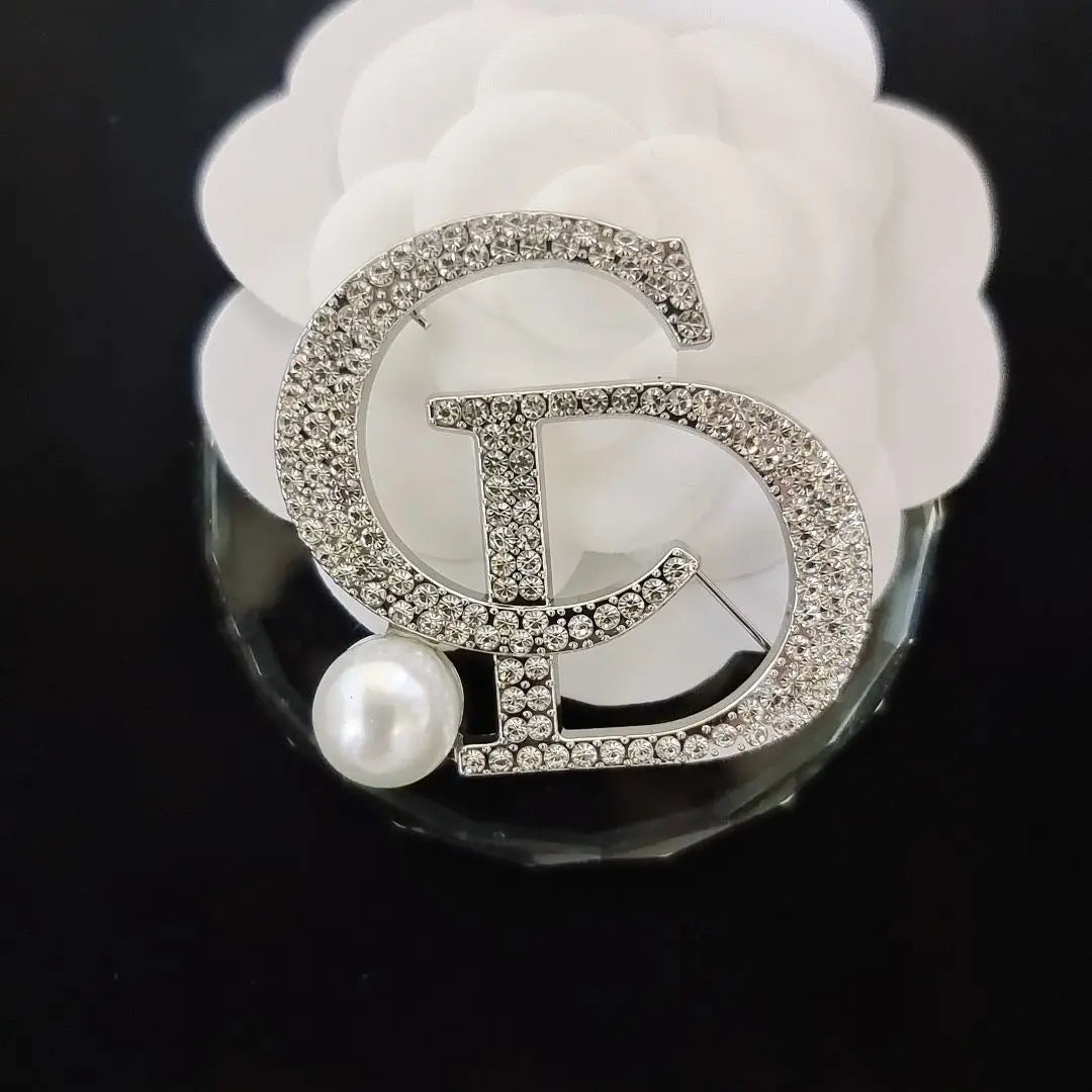 Designer Brooch - Mourimani Beauty & Accessories