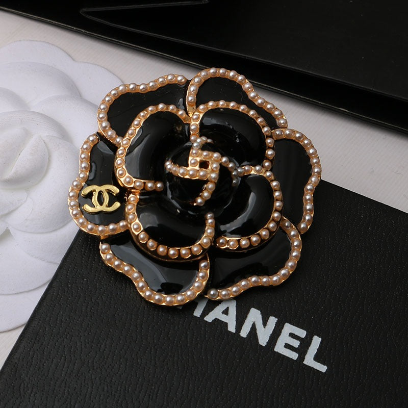 Brooch pin - Mourimani Beauty & Accessories