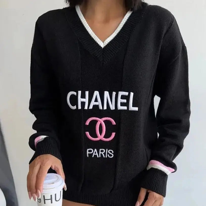 Designer Sweater ✨️NEW✨️ Mourimani Beauty & Accessories