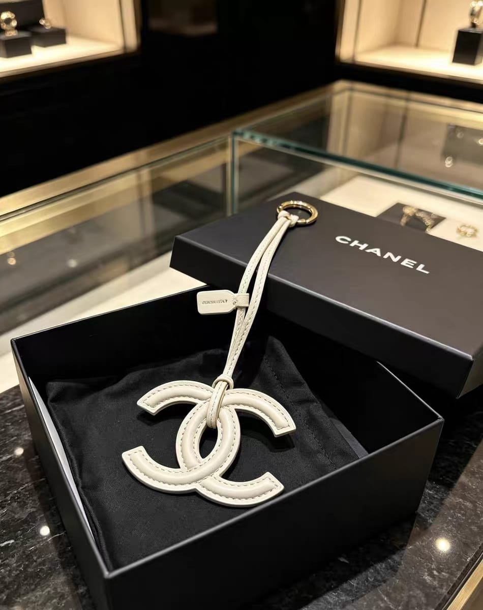 Designer Keychains *NEW* Mourimani Beauty & Accessories