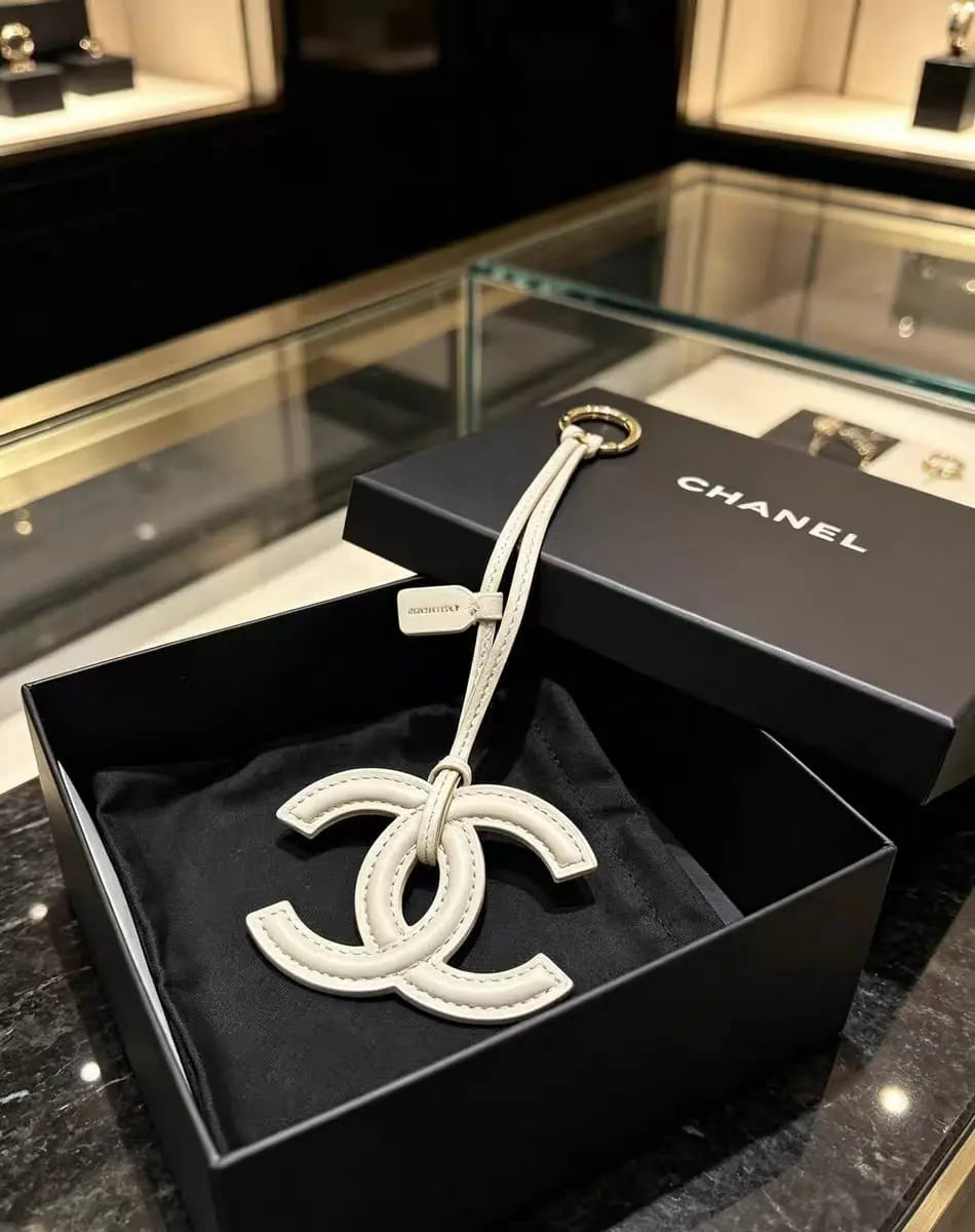 Designer Keychains *NEW* Mourimani Beauty & Accessories