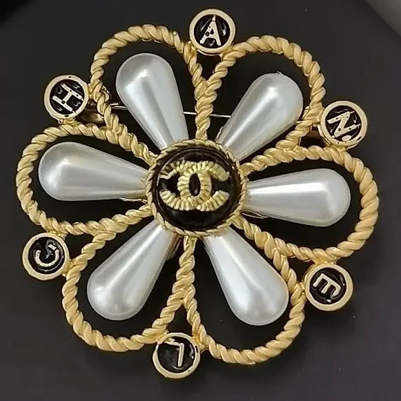 Brooch Pins *NEW* Mourimani Beauty & Accessories