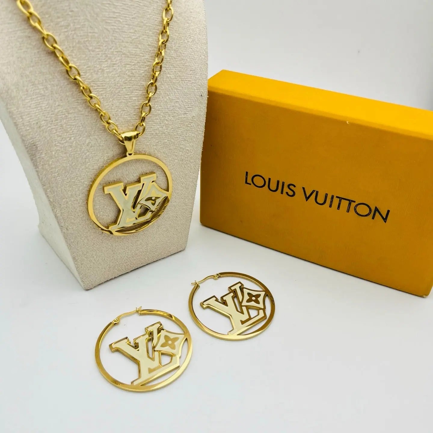 Designer Necklace *NEW* Mourimani Beauty & Accessories