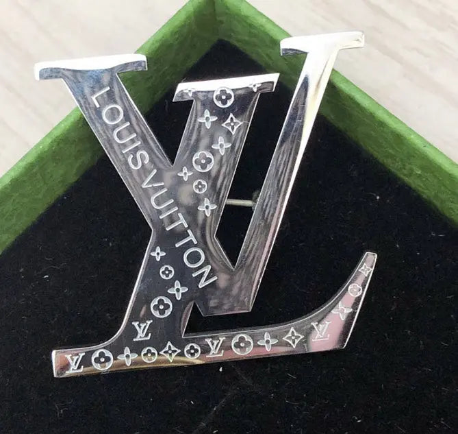 Designer Brooch *NEW* #016 Mourimani Beauty & Accessories