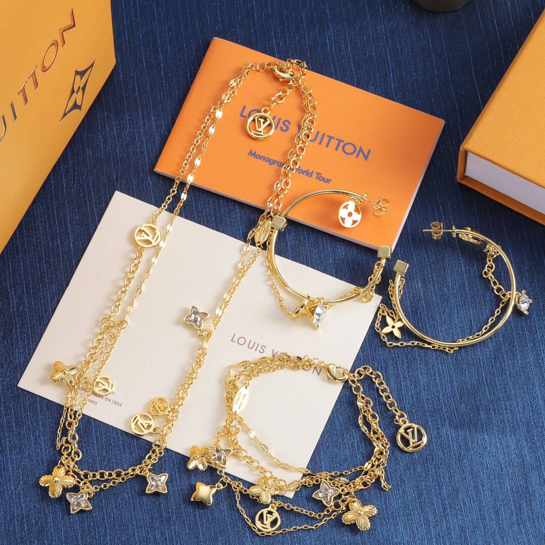 Designer Necklace *NEW* - Mourimani Beauty & Accessories