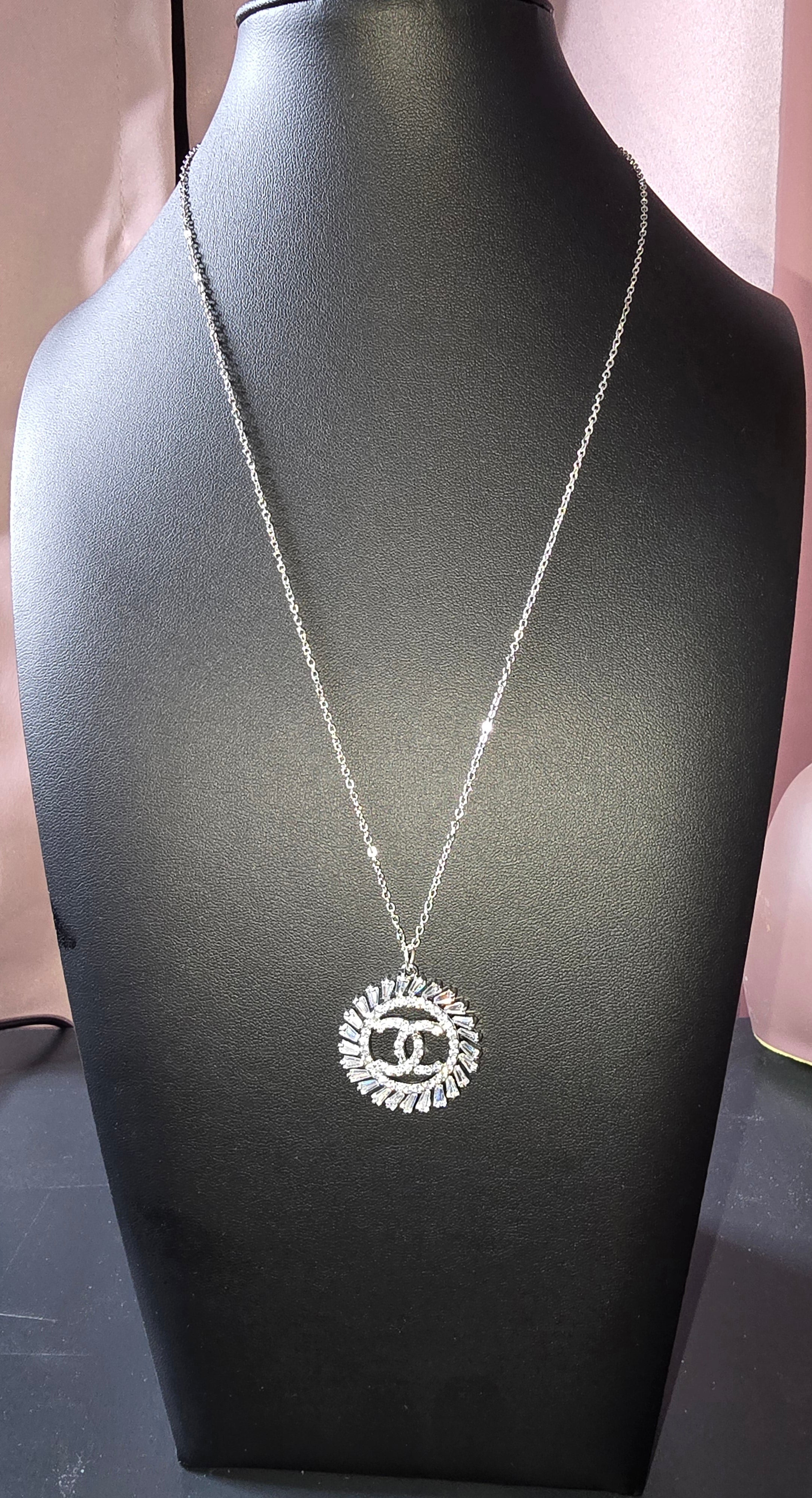 Silver bling pendant necklace