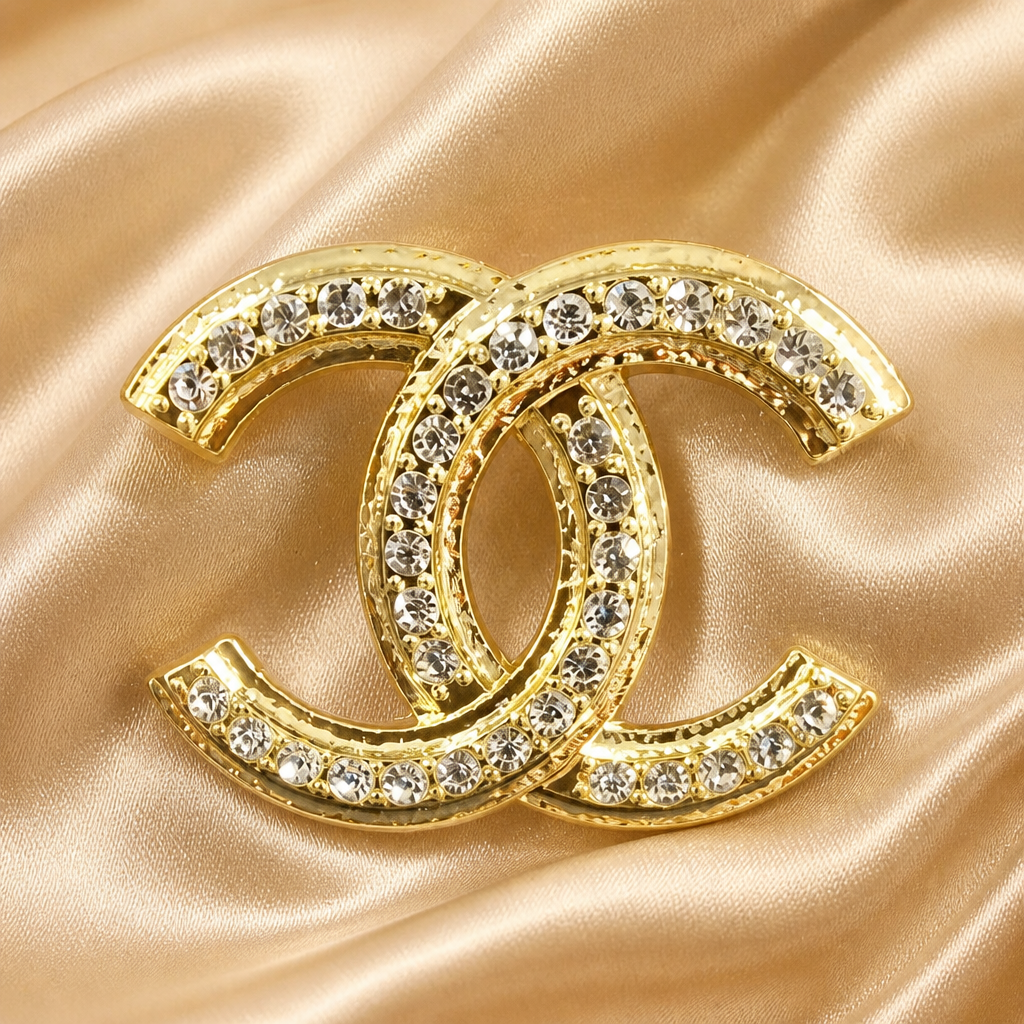Designer Brooch *NEW*